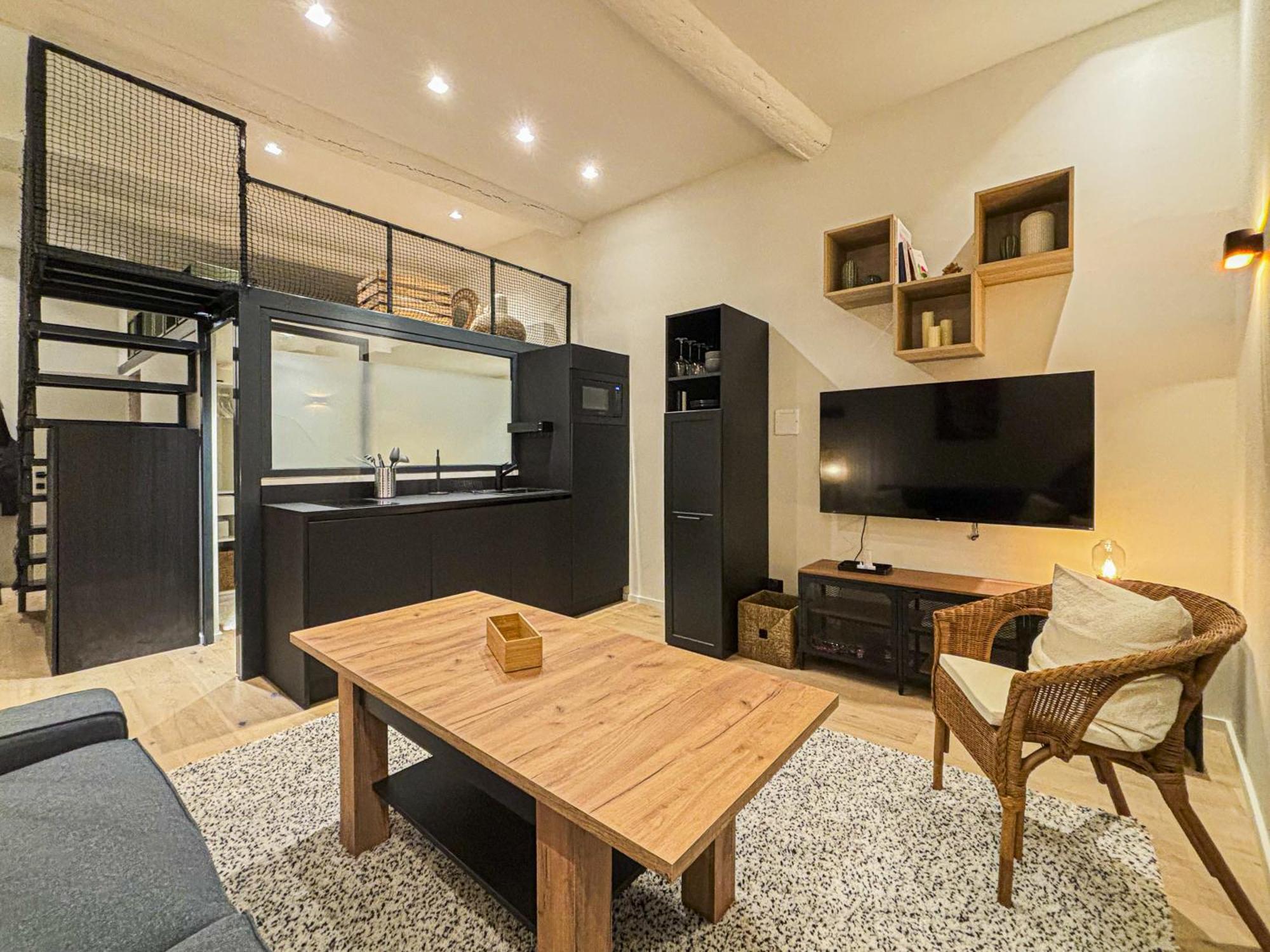 Apartment Old Town - 4 Pers, Wifi, Ac Nice